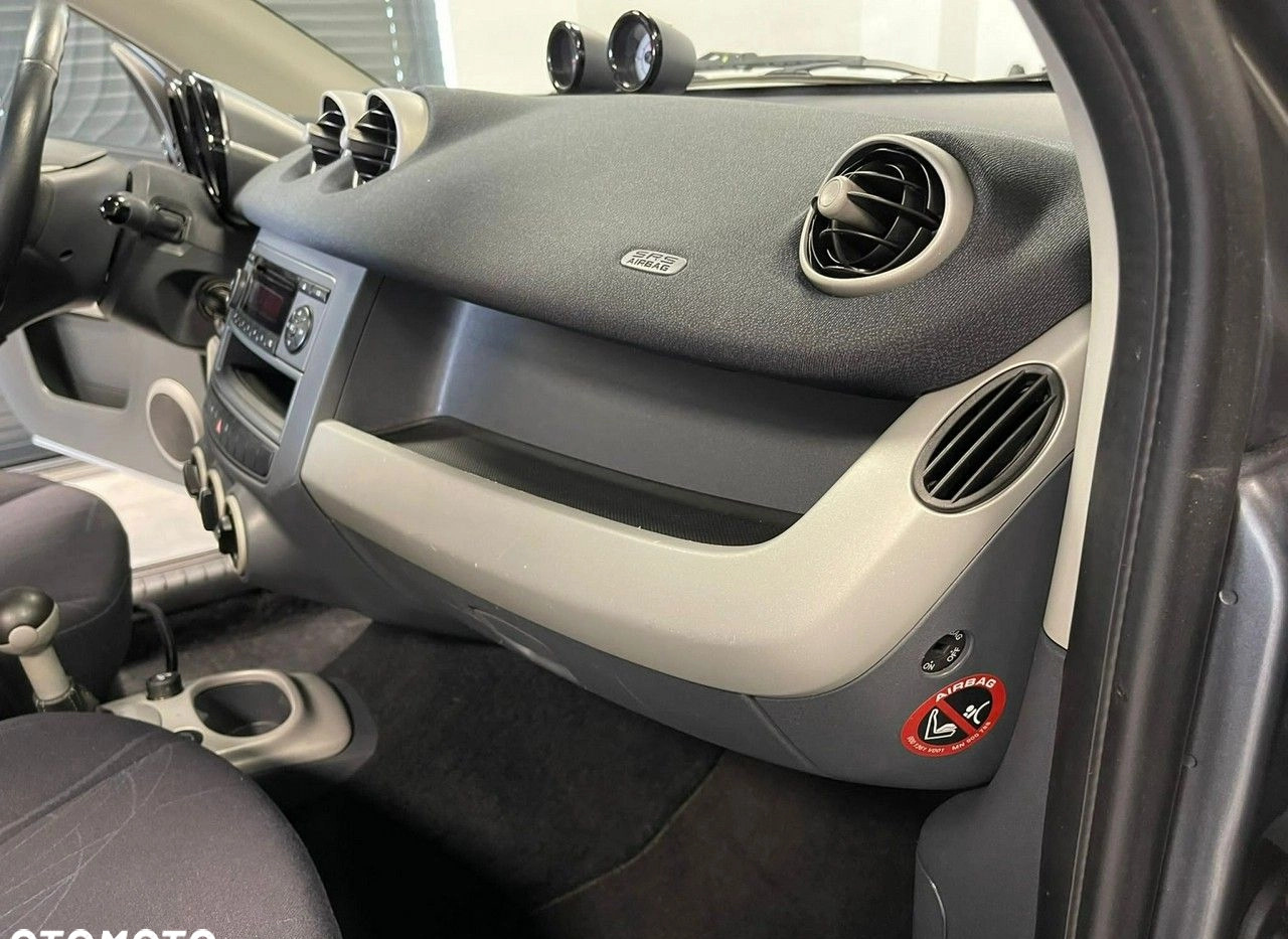 Smart Forfour cena 16500 przebieg: 88000, rok produkcji 2005 z Przeworsk małe 466